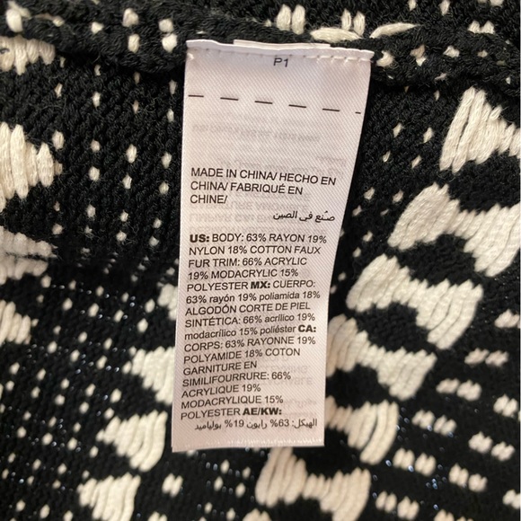 NWT Chico’s Faux Fur Collar Sweater - Picture 3 of 5